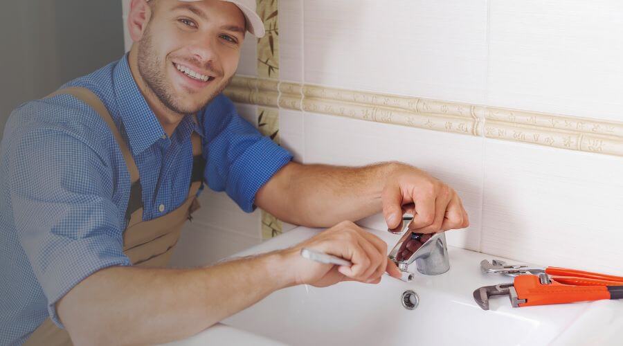 Handle or spout repair in Fredonia, AZ